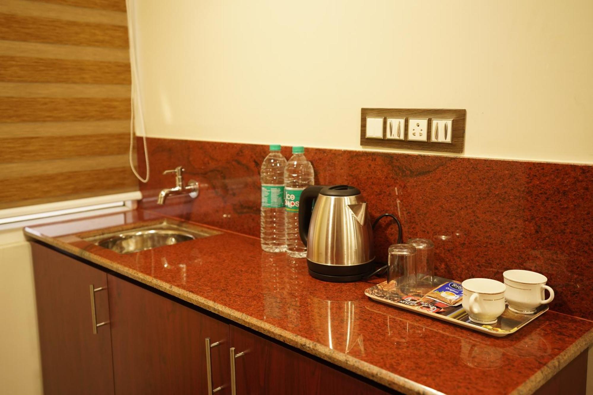 Hotel Newline Orchid Guruvāyūr エクステリア 写真